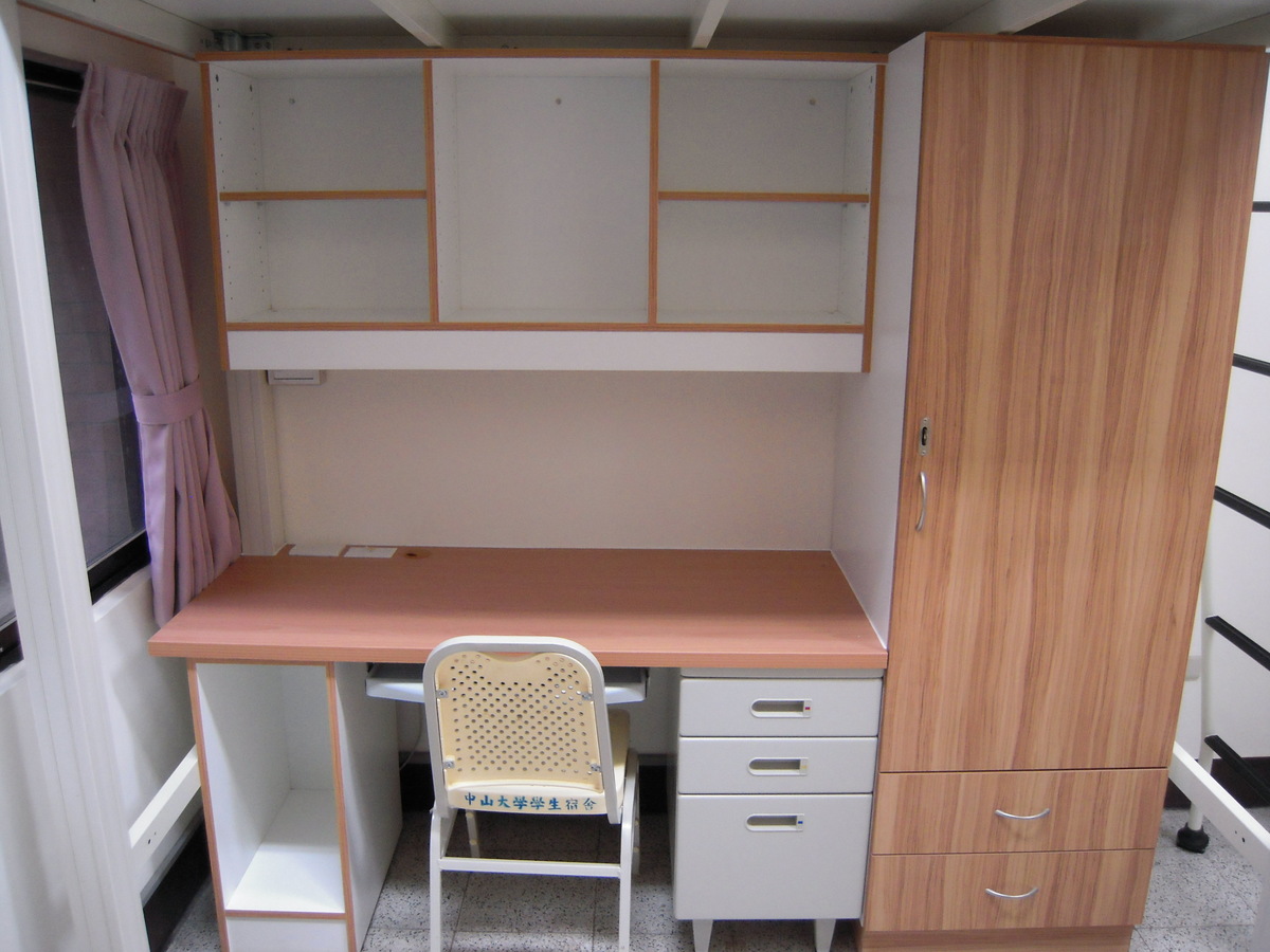 書桌（架）+ 衣櫥